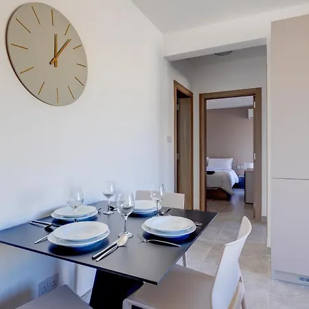 Charming 2 Bedroom Apartment, Valley Views Karp1-5