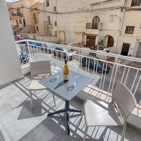 Charming 2 Bedroom Apartment, Valley Views Karp1-5 דירה